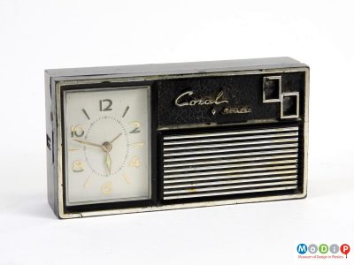 Coral Starlet clock radio