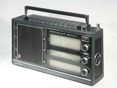 根德 GRUNDIG SATELLIT 2000 收音机