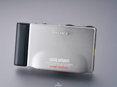 極・動作 索尼 SONY 索尼 WALKMAN EX DBB重低音搭載 高級モデル 磁带随身听 WM-702 チタングレー 整備品